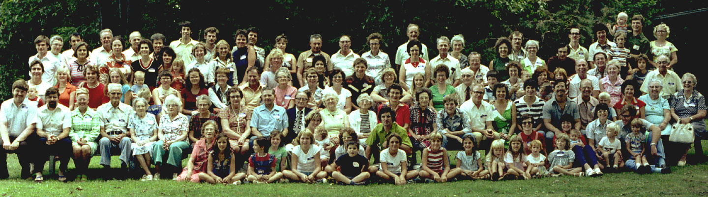 Photo of the 70th Bassett-Edgecomb-Snyder Reunion in 1977